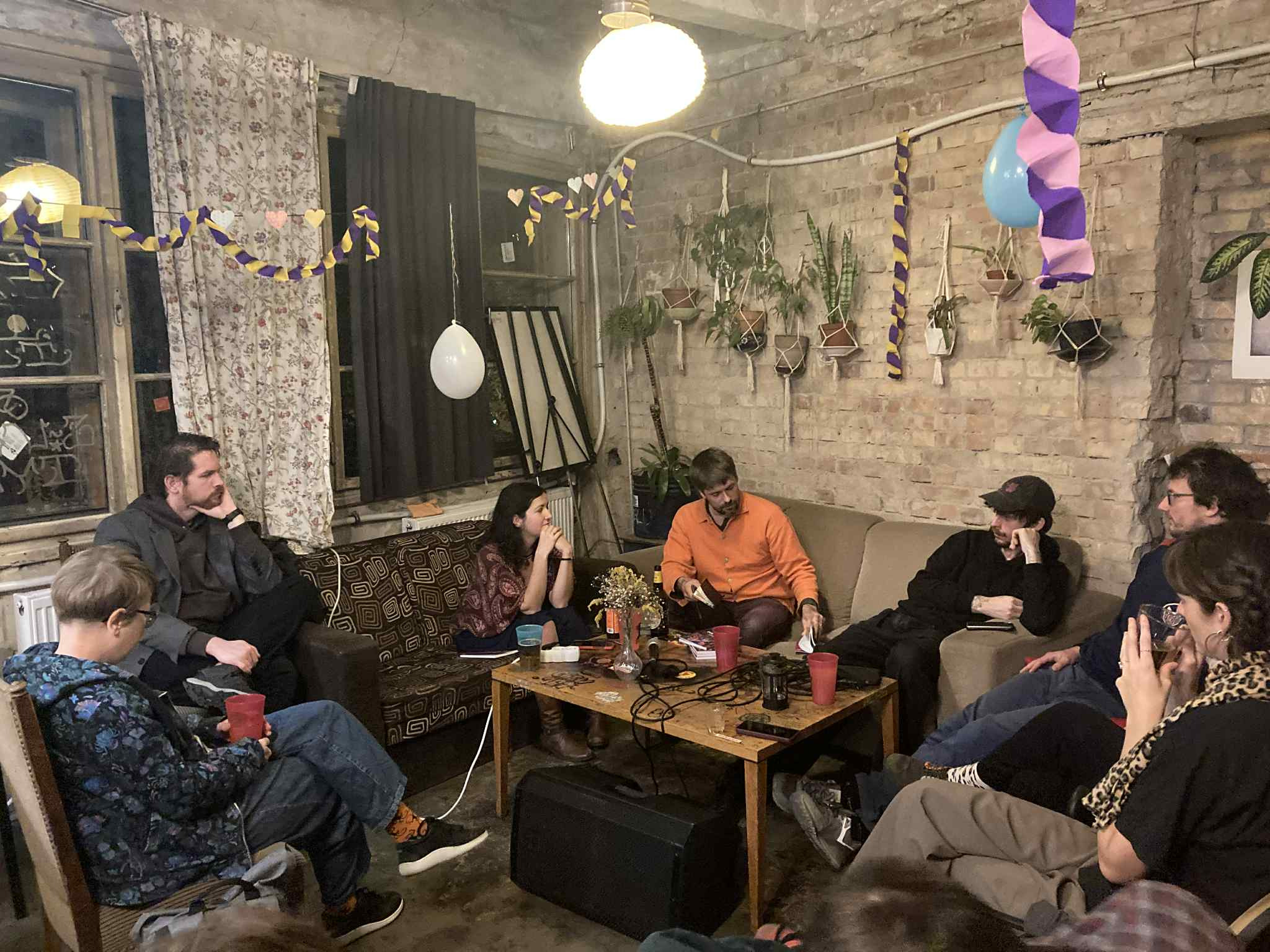 Gužák Avarka Klaudia pillanatfotói Nagy Hajnal Csilla kötetbemutatójáról a Gólyában