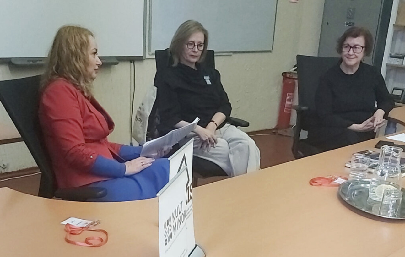 Pillanatfelvételek a Görözdi Judit, Vályi Horváth Erika és N. Tóth Anikó beszélgetéséről a pozsonyi magyar gimnáziumból